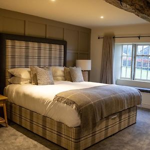 Superior double room feature bath